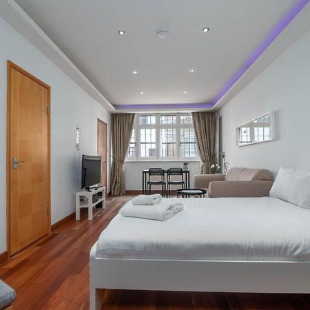 Guestready - Central Converted Mews In Bayswater Apartment Londra Exterior foto